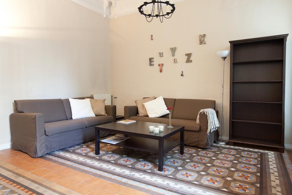 Modernist Apartment Barcelona Room photo