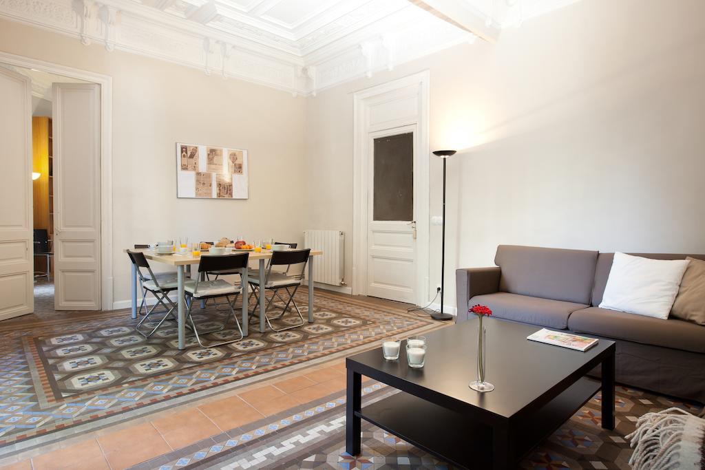 Modernist Apartment Barcelona Room photo