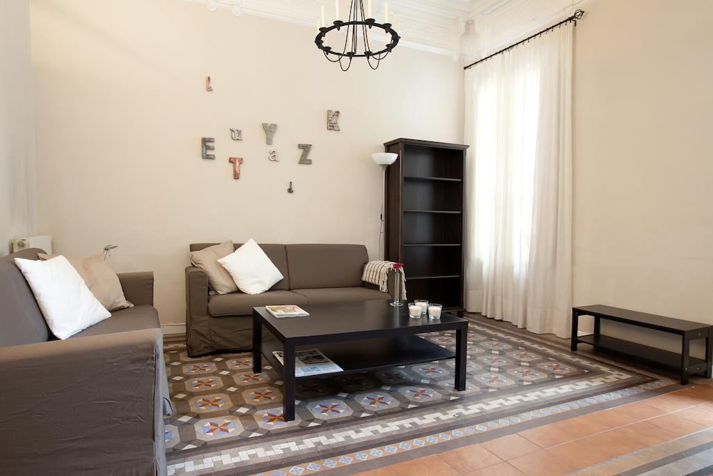 Modernist Apartment Barcelona Room photo